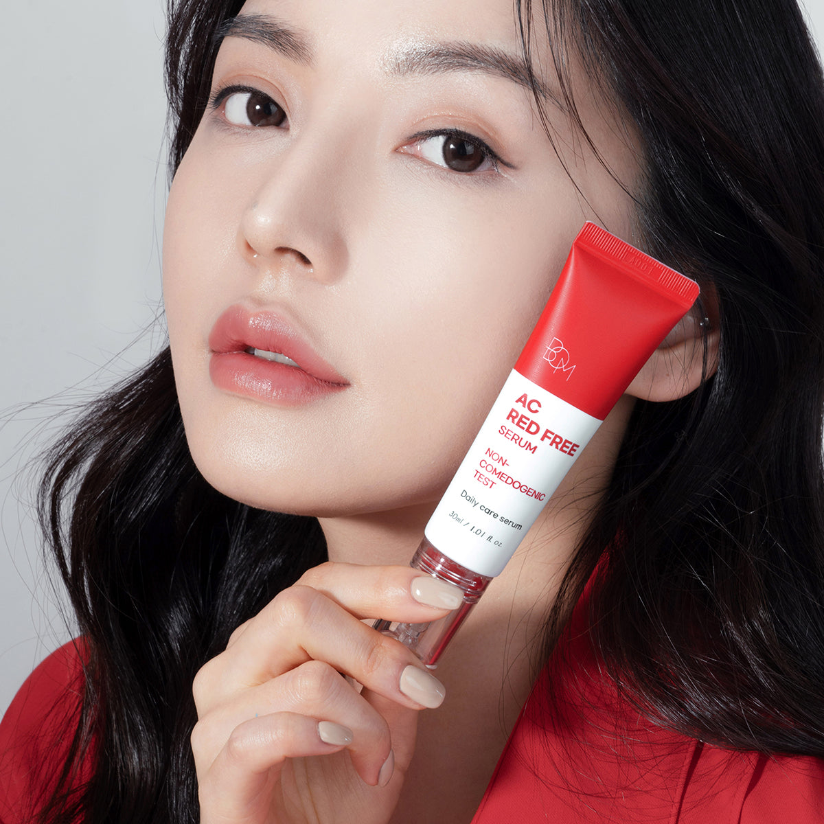 BOM AC Red Free Serum - Aknega moyil teri uchun oqartiruvchi va ajinlarga qarshi serum